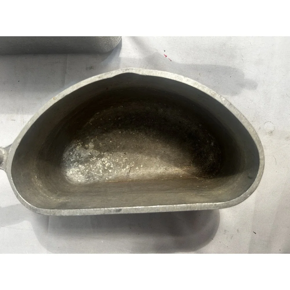 2 VINTAGE CLUB HAMMERCRAFT ALUMINUM HALF ROUND POTS WITH LIDS